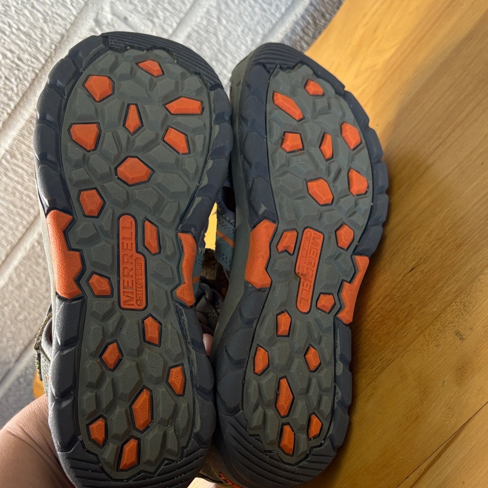 MERRELL HYDRO Sandals Youth Size 6 Waterproof Hiking Outdoor Shoe Closed Sandal - Picture 6 of 9